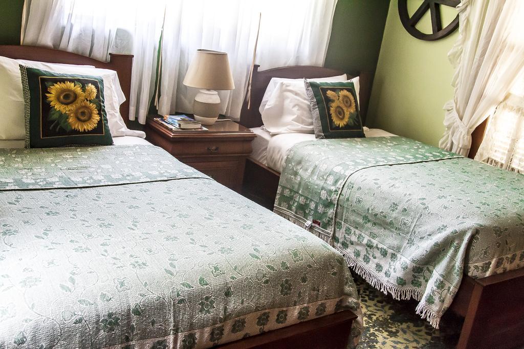 Hostal Saint Mary'S Tababela Eksteriør billede